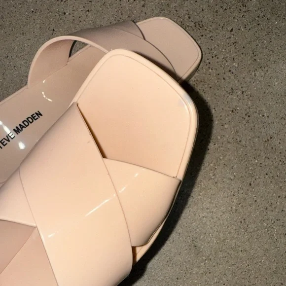 Steve Madden Jomay Retro Jelly Sandals - Picture 3 of 3